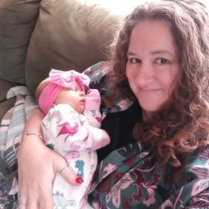 Meet your Posher, Lara